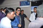 Shahrukh Khan leaves for London in Mumbai Airport on 29th July 2013 (9).JPG